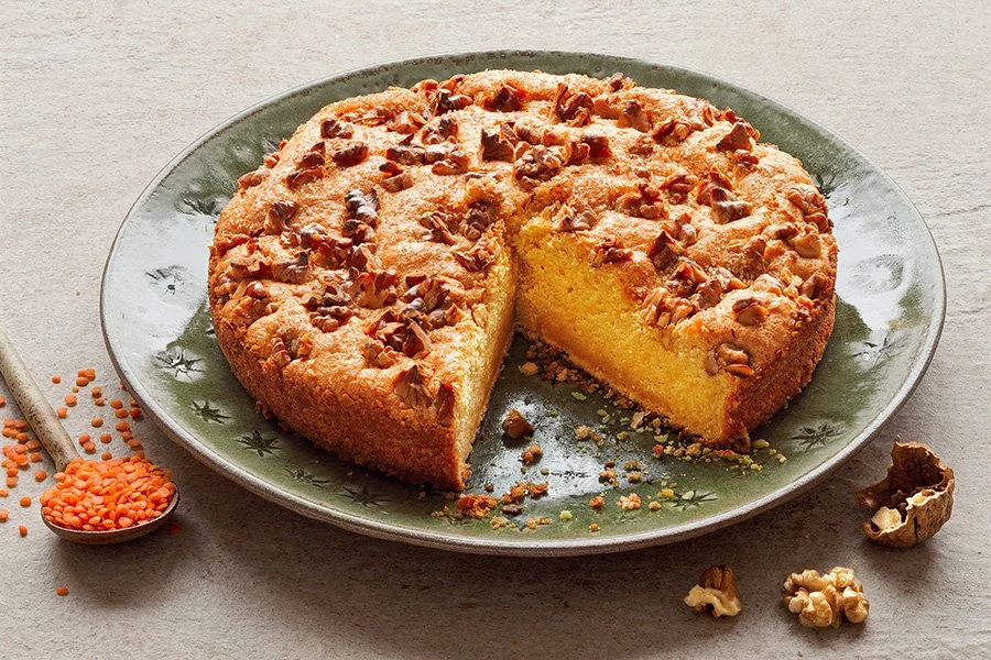 Cake with Oil, Lentils and Nuts