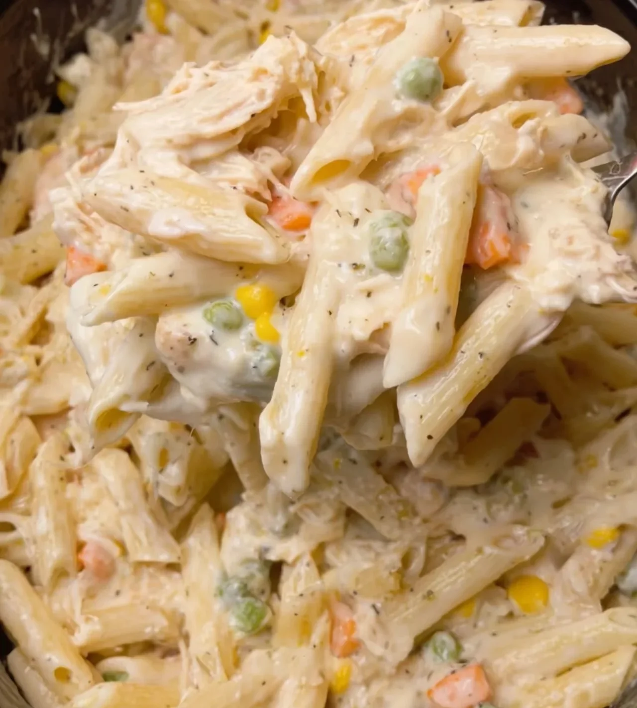 Crockpot Chicken Pot Pie Pasta