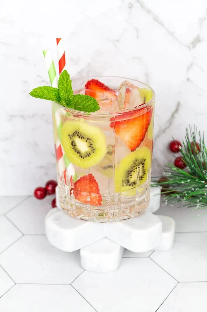 Kiwi Strawberry Spritz