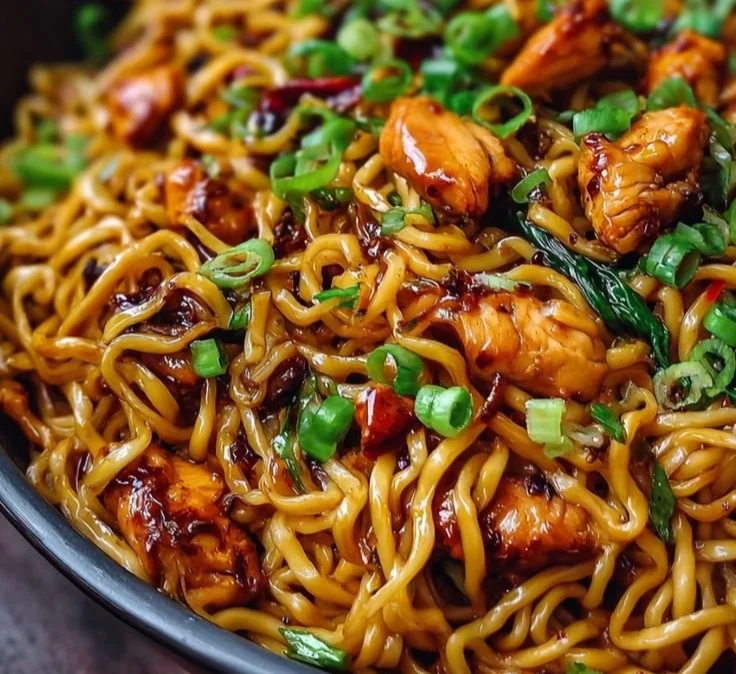 Sticky Garlic Chicken Noodles